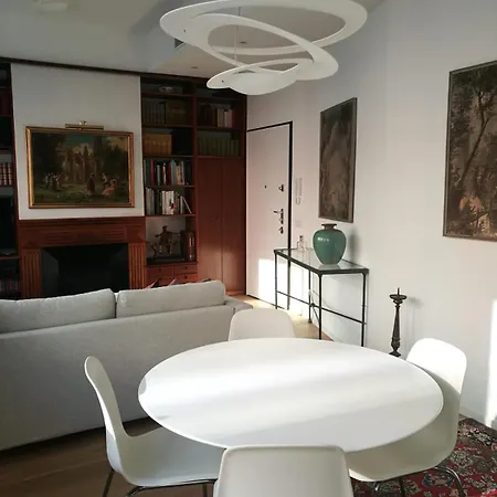 Elegant Close To Brera Design District Apartment