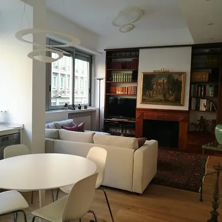 Elegant Close To Brera Design District *